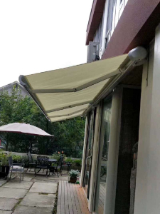 伸縮（suō）遮陽雨篷