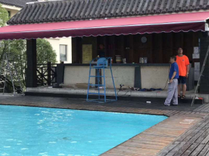 蘇州可移動伸縮（suō）雨棚（péng）戶外（wài）推拉棚大型（xíng）伸（shēn）縮雨棚